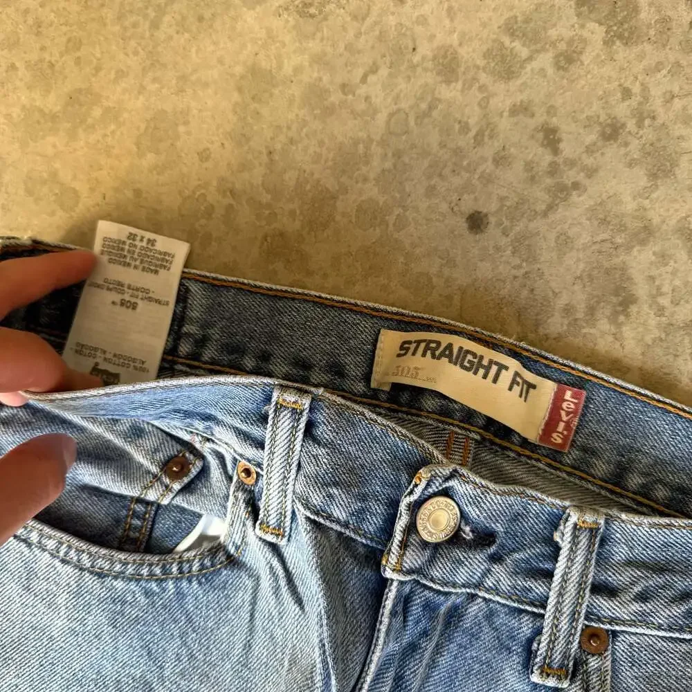 Vintage Y2K Levi's 505 Straight Fit Medium Wash Blue Jeans